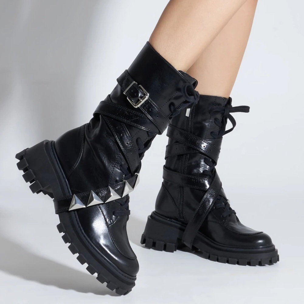 🆕Size 9 Black Schutz Monttila Moto Combat Boots Low Heel Lug Sole Silver Studs